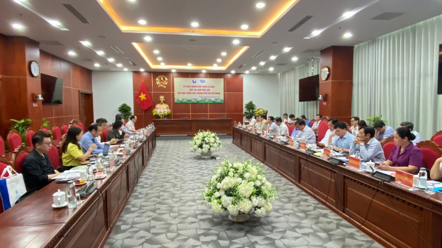 Buổi làm việc giữa Đại học Quốc gia TP. Hồ Chí Minh với UBND tỉnh Cà Mau. Buổi làm việc giữa Đại học Quốc gia TP. Hồ Chí Minh với UBND tỉnh Cà Mau.