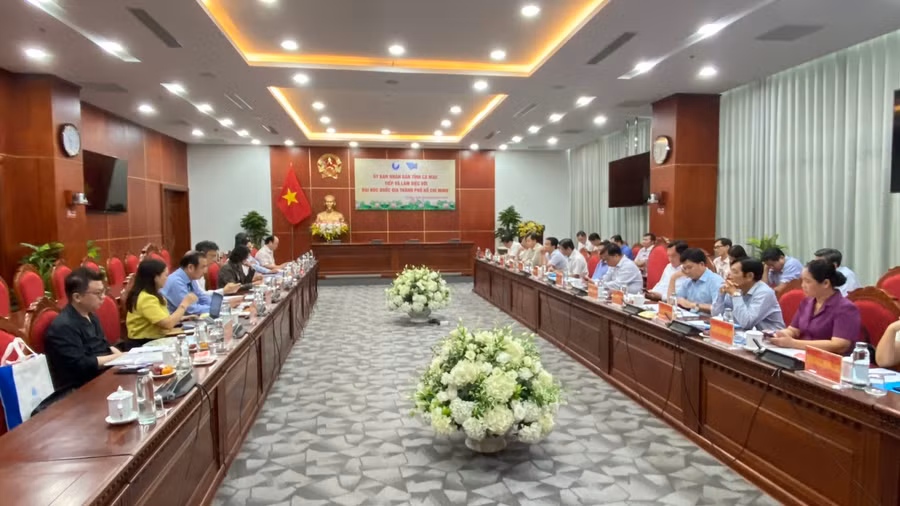 Buổi làm việc giữa Đại học Quốc gia TP. Hồ Chí Minh với UBND tỉnh Cà Mau.