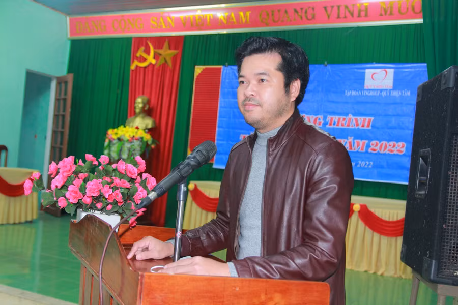 Nhà báo Nguyễn Văn Dũng phát biểu tại chương trình.