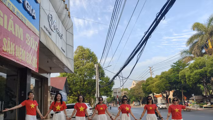 Nhiều người chọn trở về Đắk Lắk - Tây Nguyên dịp lễ 30/4 để sum vầy cùng gia đình, người thân. (Ảnh: TH)