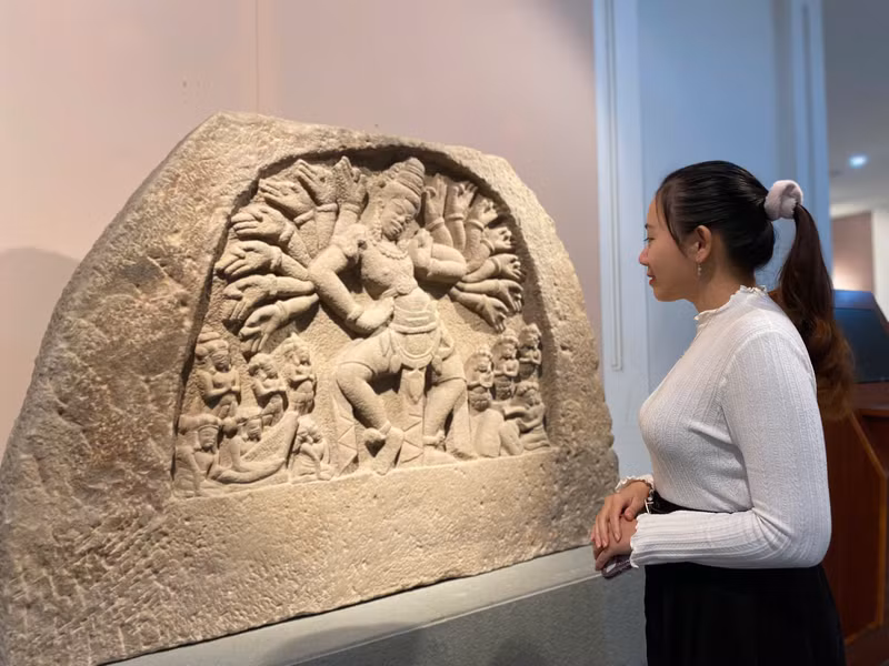 Đây là hình thức biểu trưng cho quyền năng tuyệt đối và là biểu hiện hoàn hảo nhất về thần Shiva. anh-4.jpg