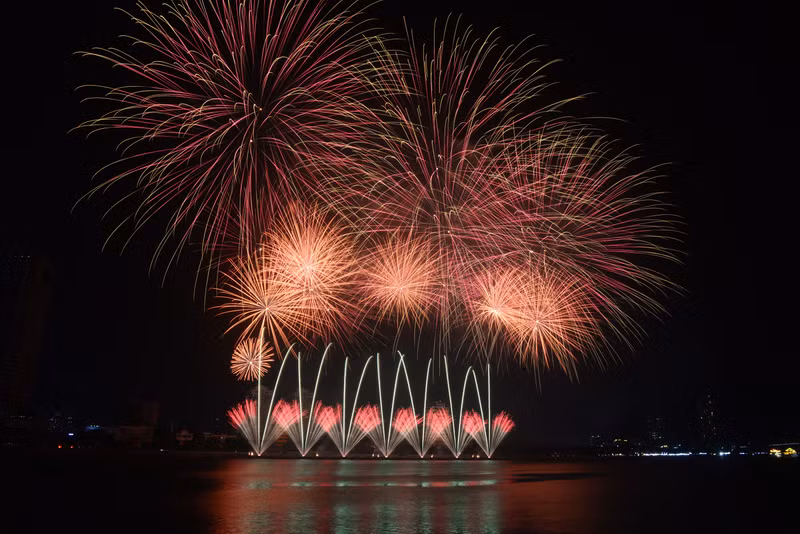 Nhưng ngay khi khán giả tưởng như đã nắm bắt được "mạch" của phần trình diễn, đội Bồ Đào Nha bất ngờ chuyển tông. bo-dao-nha-4.jpg