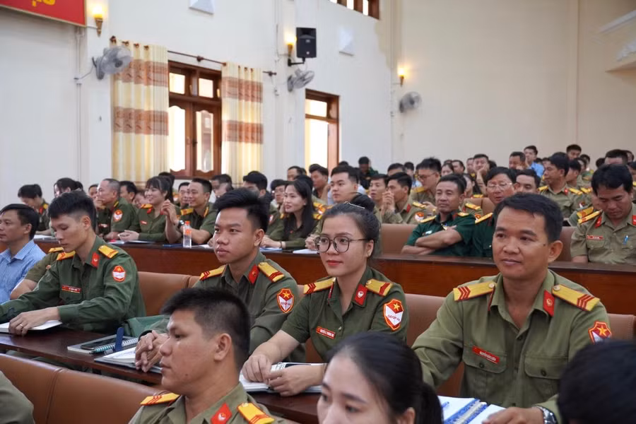 A4- hợp đồng.jpg