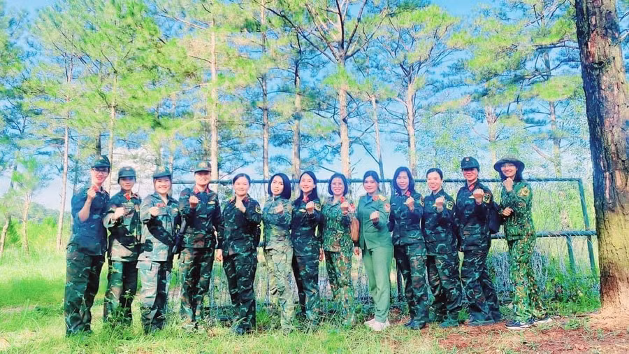 Đội ngũ giáo viên dạy môn Giáo dục QP-AN sẵn sàng cho năm học mới. (Ảnh: TT)