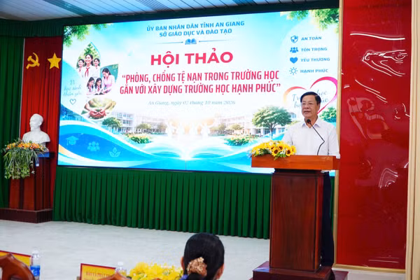Hội thảo “Phòng, chống tệ nạn xã hội trong trường học gắn với xây dựng Trường học hạnh phúc”.