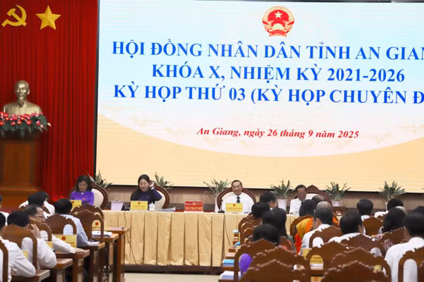 Quang cảnh kỳ họp.