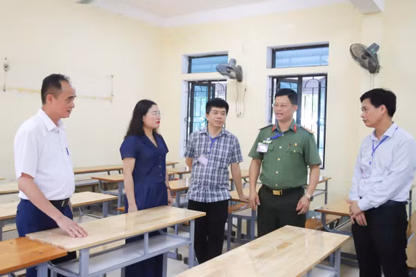 Lãnh đạo tỉnh kiểm tra cơ sở vật chất chuẩn bị cho Kỳ thi tuyển sinh lớp 10 THPT.