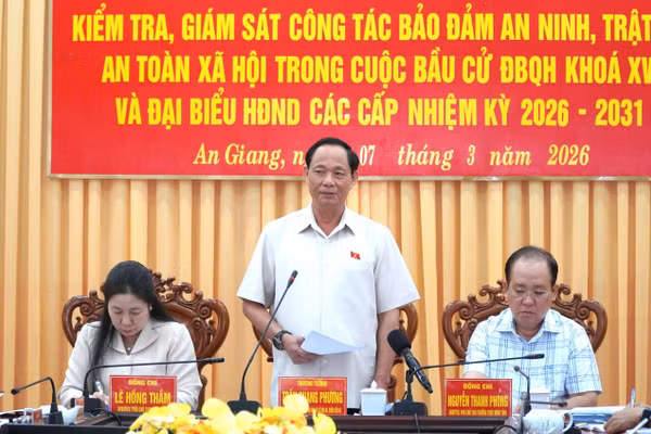 Phó Chủ tịch Quốc hội Trần Quang Phương ghi nhận, đánh giá cao công tác chuẩn bị tổ chức bầu cử của tỉnh An Giang.