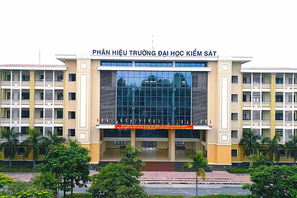 Phân hiệu Trường Đại học Kiểm sát tại TPHCM có trụ sở tại đường Lê Văn Việt, phường Tăng Nhơn Phú, TPHCM.