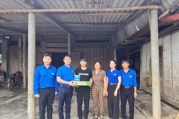 Tiếp sức sĩ tử khó khăn trước ngày vượt vũ môn.