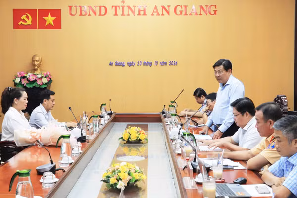 Quang cảnh buổi làm việc.