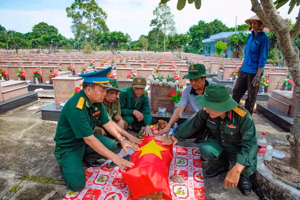 Gần 5 năm qua, cựu chiến binh Nguyễn Lương Hà đã bắt đầu hành trình tìm kiếm và đưa hài cốt liệt sĩ trở về quê hương.