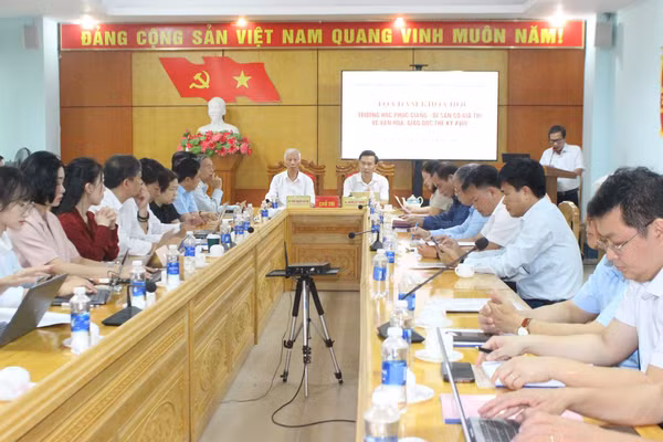 Toàn cảnh Tọa đàm “Trường học Phúc Giang - Di sản có giá trị về văn hóa, giáo dục thế kỷ XVIII”.