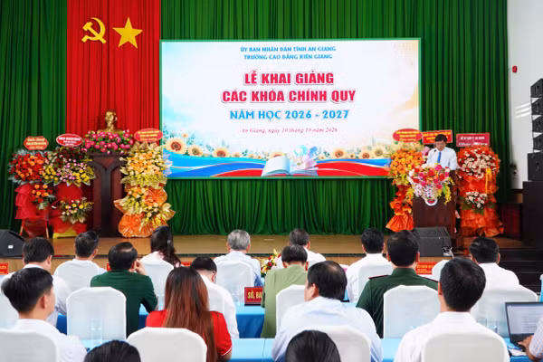 Lễ khai giảng các khóa chính quy năm học 2026 - 2027 tại Trường Cao đẳng Kiên Giang.