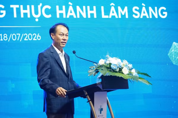 TS.BS Nguyễn Phi Hùng, Giám đốc Y khoa Bệnh viện Hoàn Mỹ Cửu Long, phát biểu khai mạc hội nghị.