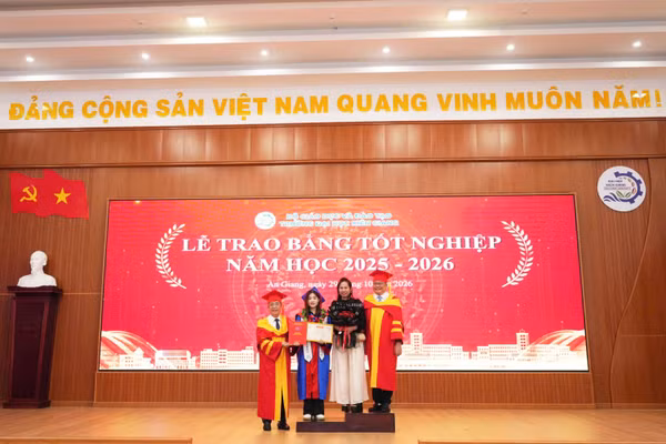 Lễ trao bằng tốt nghiệp năm học 2025 - 2026 tại Trường Đại học Kiên Giang.