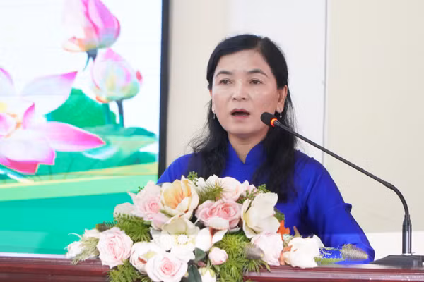 Bà Trần Thị Huyền, Giám đốc Sở GD&ĐT TP Cần Thơ, phát biểu khai mạc hội nghị.