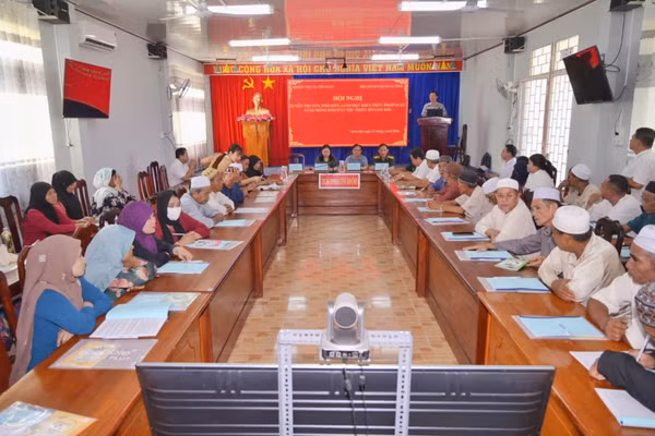 Quang cảnh lớp tập huấn.