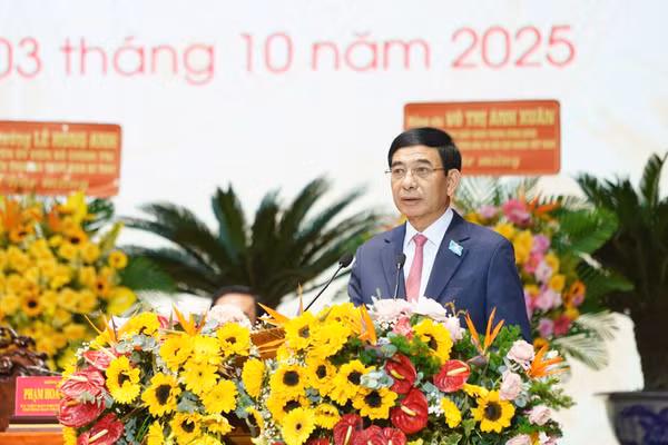 Đại tướng Phan Văn Giang, Ủy viên Bộ Chính trị, Phó Bí thư Quân ủy Trung ương, Bộ trưởng Bộ Quốc phòng phát biểu chỉ đạo Đại hội.