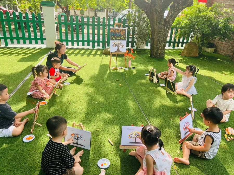 Tiết học tạo hình tại Trường Mầm non Hạnh Phúc (Ý Yên, Ninh Bình). 545942851-2250839732008722-8685745920807982644-n.jpg