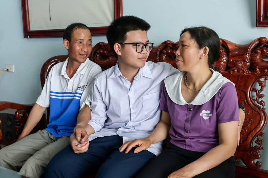 Gia đình em Trần Xuân Đam. z6811682719373-199a0a125e2d76b4fea7cf7569372371.jpg