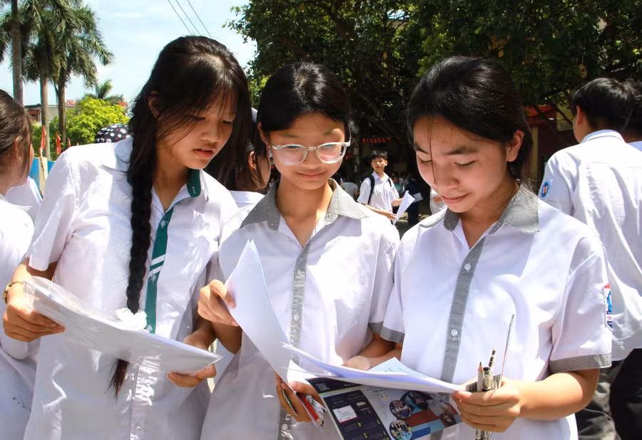 Thí sinh tham dự Kỳ thi tuyển sinh lớp 10 THPT năm học 2026-2027 tại Ninh Bình.