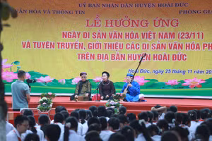 Tiết mục biểu diễn Ca trù của CLB Ca trù Ngãi Cầu, xã An Khánh tại chương trình.