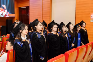 Sinh viên Học viện Ngân hàng trong lễ nhận Bằng tốt nghiệp năm 2026. 