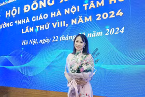 Cô Cao Thị Thu Hiền được vinh danh "Nhà giáo Hà Nội tâm huyết, sáng tạo" lần thứ 8 năm 2024. 