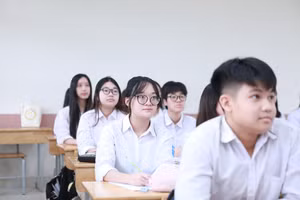 Học sinh lớp 12 Trường THPT Trương Định, Hà Nội. Ảnh: Đình Tuệ.