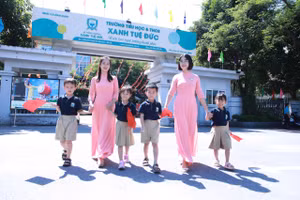 Cô trò Trường Tiểu học & THCS Xanh Tuệ Đức sẵn sàng chào đón năm học mới 2025-2026. Ảnh: Đình Tuệ. 