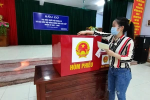 Cử tri Hà Nội đi bầu cử đại biểu Quốc hội khóa XV và đại biểu HĐND các cấp nhiệm kỳ 2021-2026. (Ảnh tư liệu: Đình Tuệ)