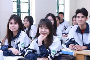 Học sinh Trường THPT Hoài Đức B, xã An Khánh, Hà Nội. Ảnh: Đình Tuệ.