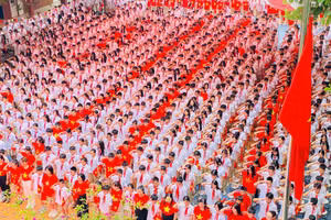 Giờ Sinh hoạt dưới cờ sáng 25/8 vô cùng ý nghĩa và ấn tượng tại Trường THCS Nguyễn Du - phường Đại Mỗ, Hà Nội. 