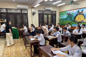 Thí sinh tham dự kỳ thi tuyển sinh vào lớp 10 THPT chuyên Lê Hồng Phong, tỉnh Nam Định năm 2025. 