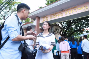 Trường THPT chuyên Lê Hồng Phong - một trong ba trường THPT chuyên của tỉnh Ninh Bình sau sắp xếp vẫn được giữ nguyên tên gọi. Ảnh: Đình Tuệ.