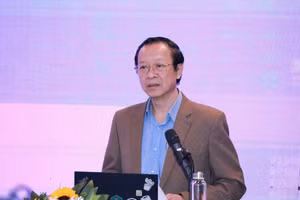 Thứ trưởng Thường trực Bộ GD&ĐT Phạm Ngọc Thưởng phát biểu tại chương trình. 