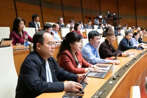 Các đại biểu Quốc hội tham dự phiên họp tại hội trường ngày 10/12. Ảnh: Cổng TTĐT Quốc hội.