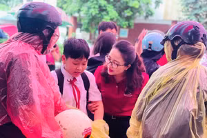 Nếu thời tiết mưa và bị ngập sâu, các nhà trường sẽ chủ động phương án, hình thức dạy và học để báo tới phụ huynh học sinh. 