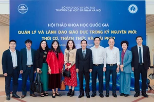 Các đại biểu khách mời dự hội thảo khoa học quốc gia sáng 7/11. 