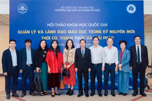 Các đại biểu khách mời dự hội thảo khoa học quốc gia sáng 7/11. 