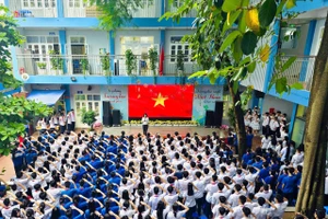 Giờ Chào cờ tại Trường THCS Chương Dương sáng 22/9.
