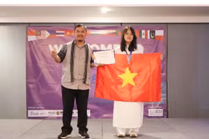 Nữ sinh Nam Định Phan Bảo Ngọc xuất sắc giành Huy chương Vàng tại Kỳ thi Olympic Hóa học Châu Á năm 2025 được tổ chức ở Indonesia giữa tháng 1 vừa qua. Ảnh: NVCC.