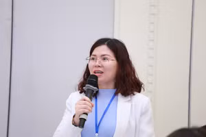 Đại biểu cùng trao đổi ý kiến với diễn giả tại hội thảo.