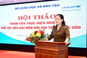 Thứ trưởng Bộ GD&ĐT Nguyễn Thị Kim Chi phát biểu tại hội thảo.