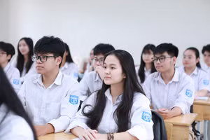 Các thí sinh chỉ còn hơn một tháng nữa sẽ bước vào Kỳ thi tốt nghiệp THPT năm 2025. Ảnh: Đình Tuệ.