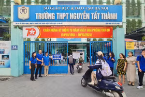 Mô hình "Cổng trường an toàn giao thông" tại Trường THPT Nguyễn Tất Thành đã và đang phát huy những hiệu quả tích cực.