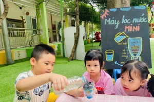 Chính sách miễn/hỗ trợ học phí cho trẻ mầm non, học sinh phổ thông nhận được sự đồng thuận rất cao từ dư luận xã hội. Ảnh minh họa: Đình Tuệ.
