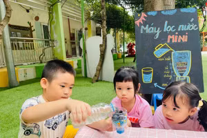 Chính sách miễn/hỗ trợ học phí cho trẻ mầm non, học sinh phổ thông nhận được sự đồng thuận rất cao từ dư luận xã hội. Ảnh minh họa: Đình Tuệ. 