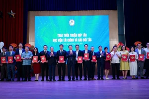 Học viện Tài chính tiến hành ký kết biên bản ghi nhớ hợp tác (MOU) với nhiều doanh nghiệp, tổ chức quốc tế, trường đại học danh tiếng trong và ngoài nước. 